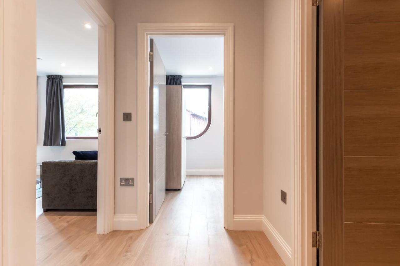 Holiday home Thirty Two Upon Thames - Free Parking - Heathrow - Thorpe Park Staines-upon-Thames